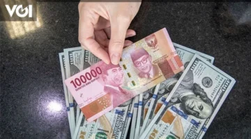 ضغوط التوتر في الشرق الأوسط وبيانات الولايات المتحدة تضعف قيمة الروبية أمام الدولار